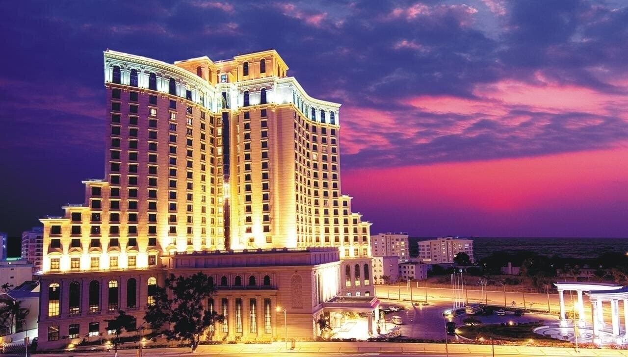 Территория Baohong Hotel (3 Building) 5*